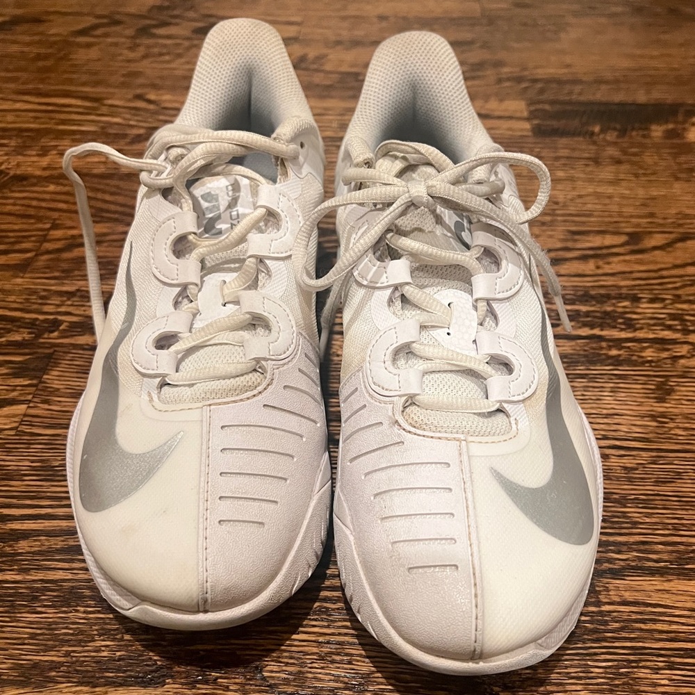 NIKE COURT AIR ZOOM GP TURBO WOMENS TENNIS SHOE